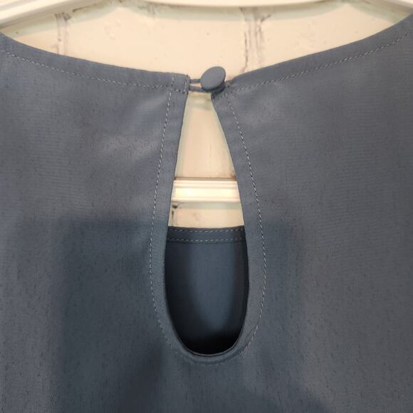 Modcloth Periwinkle Rounded Neck Basic Minimalist Short Sleeve Blouse Women's S - Picture 5 of 6